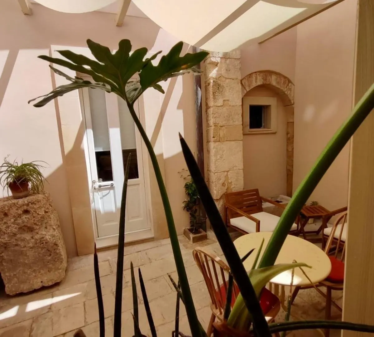 לינה וארוחת בוקר סירקוזה La Via Della Giudecca 3*,